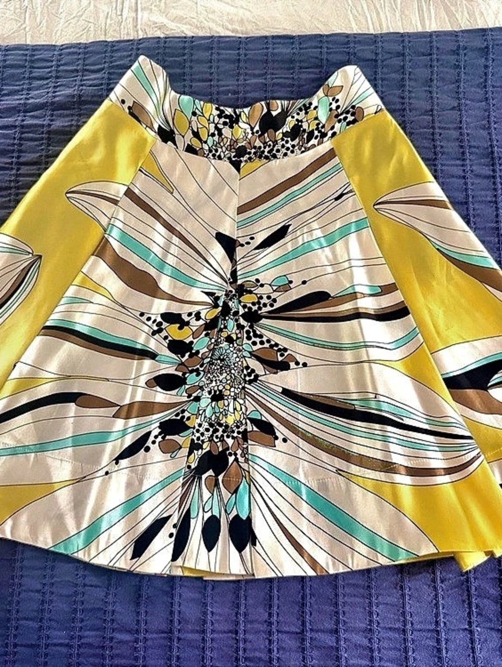 bebe Silk Abstract Circle Skirt Yellow Size 2 Like New